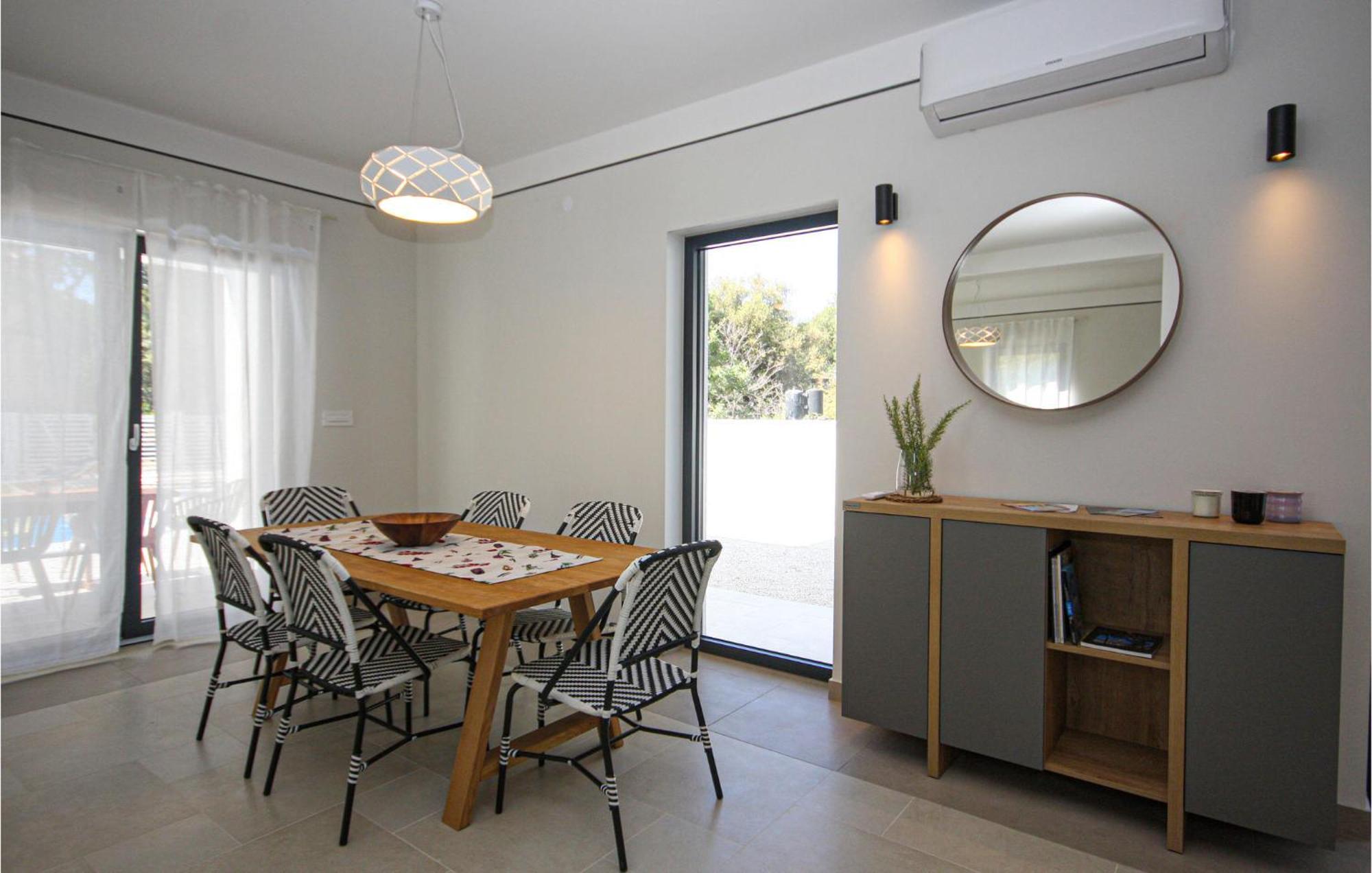 Nice Home In Barbariga With Kitchen Extérieur photo