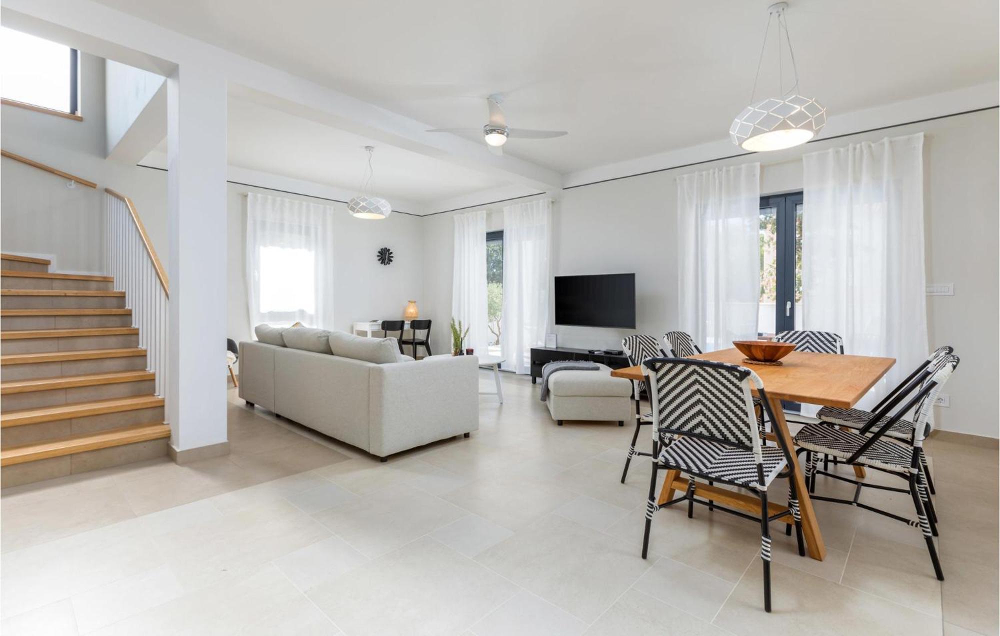 Nice Home In Barbariga With Kitchen Extérieur photo